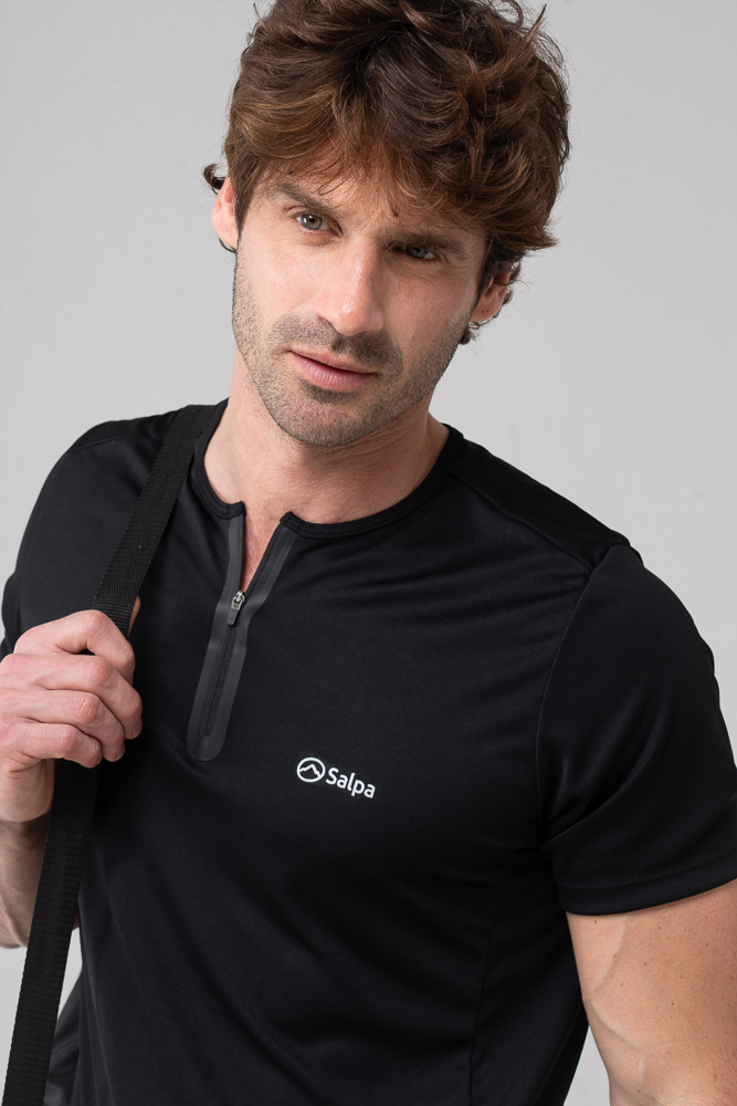 Remera Alpina Negro